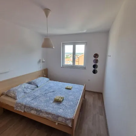 Yellow Porat Apartman *